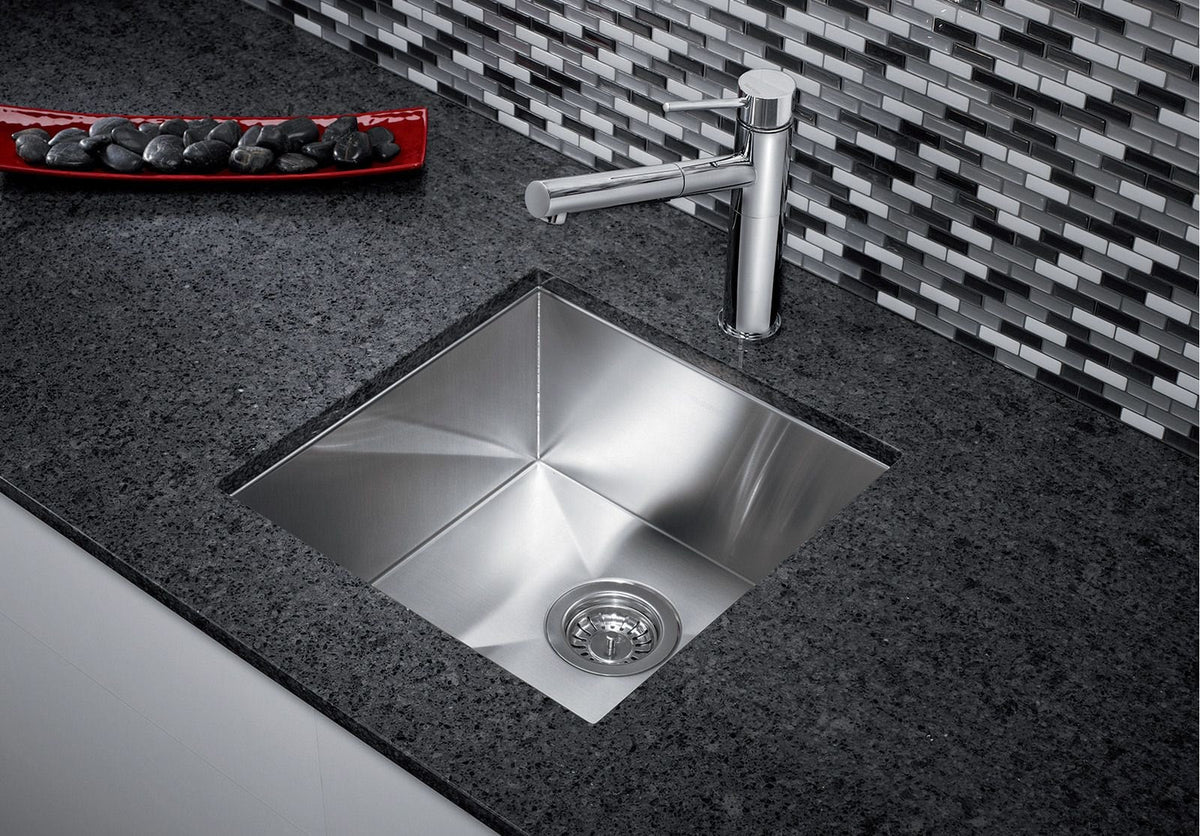 Quatrus R0 17-in Stainless Steel Undermount Bar Sink